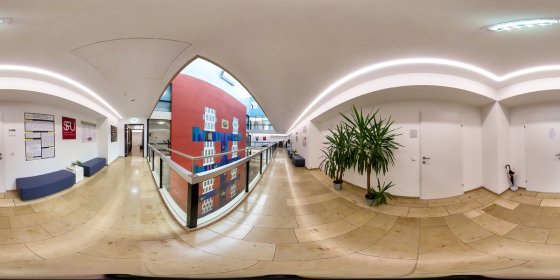 Play 'VR 360° - SFU LINZ 360° Tour-Online