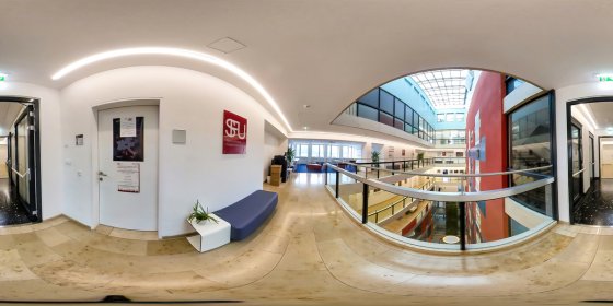 Play 'VR 360° - SFU LINZ 360° Tour-Online