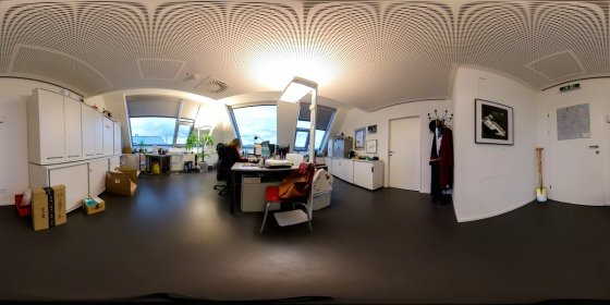 Play 'VR 360° - Campus Rundgang SFU Wien