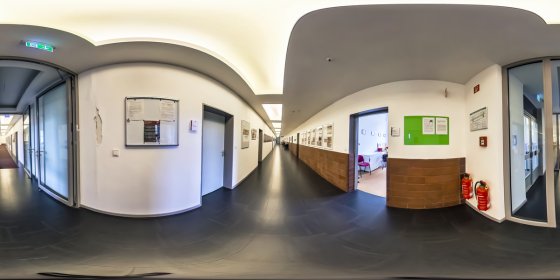 Play 'VR 360° - SFU Berlin 360° Tour-Online