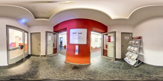 Play 'VR 360° - SFU Berlin 360° Tour-Online