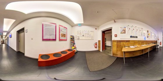 Play 'VR 360° - SFU Berlin 360° Tour-Online