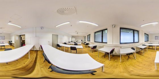 Play 'VR 360° - SFU Berlin 360° Tour-Online