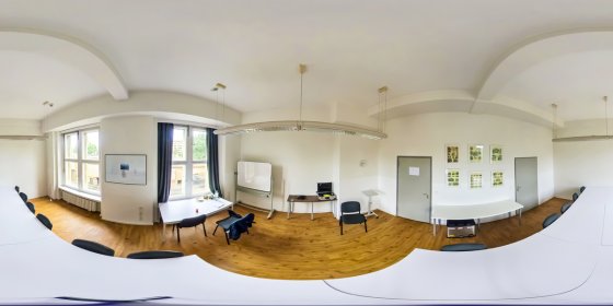 Play 'VR 360° - SFU Berlin 360° Tour-Online